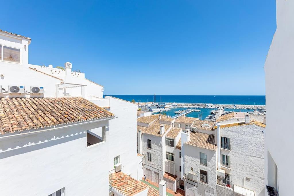 With Sea Views In Puerto Banus Apartamento