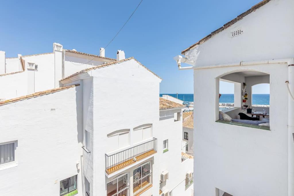 With Sea Views In Puerto Banus Lejlighed Marbella