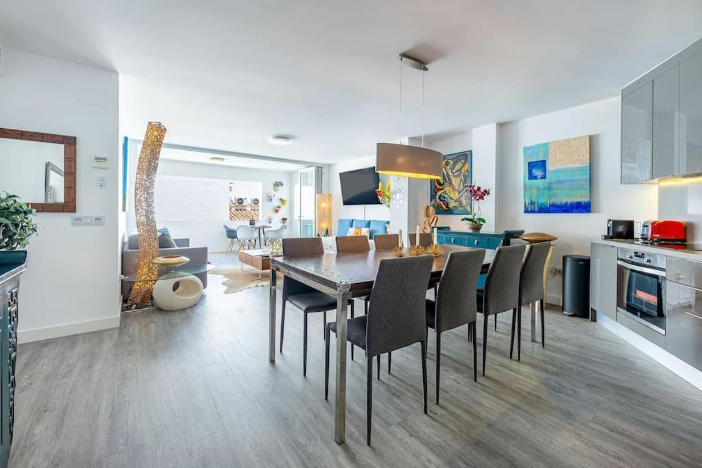 Lejlighed With Sea Views In Puerto Banus *